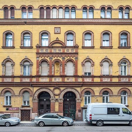 Cozy & Central Apartment With 2-Bedroom Budapest Extérieur photo