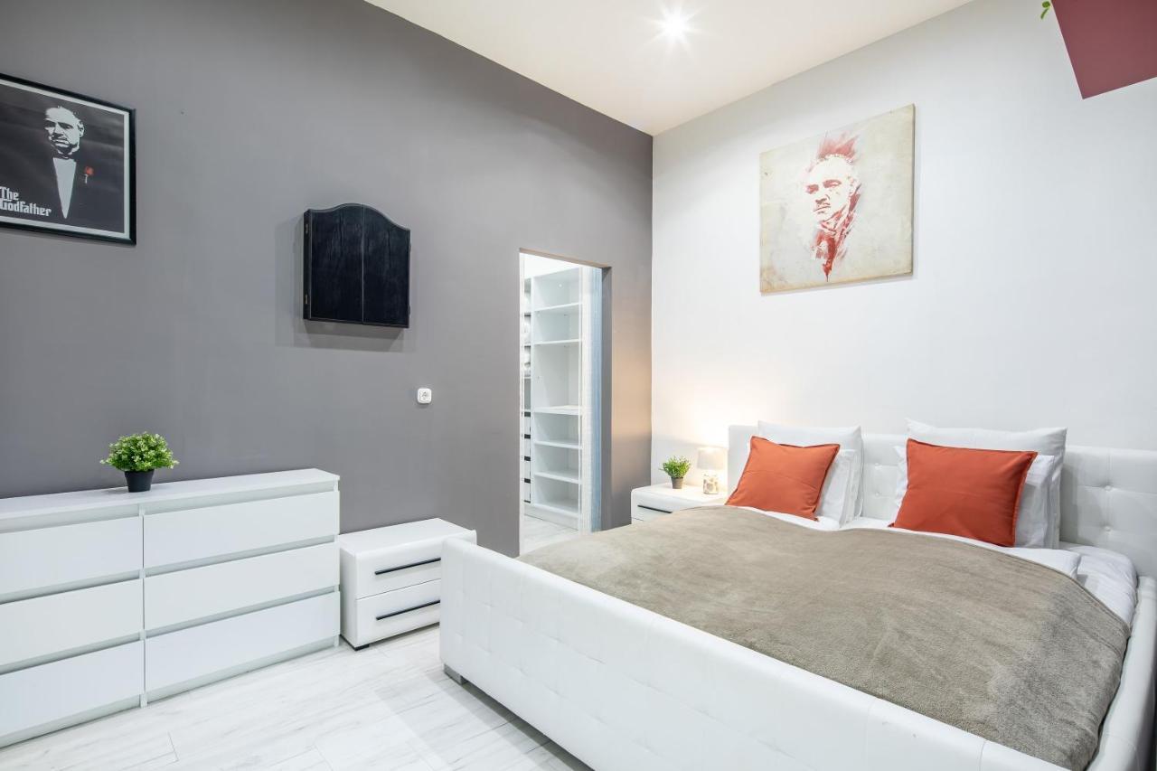 Cozy & Central Apartment With 2-Bedroom Budapest Extérieur photo