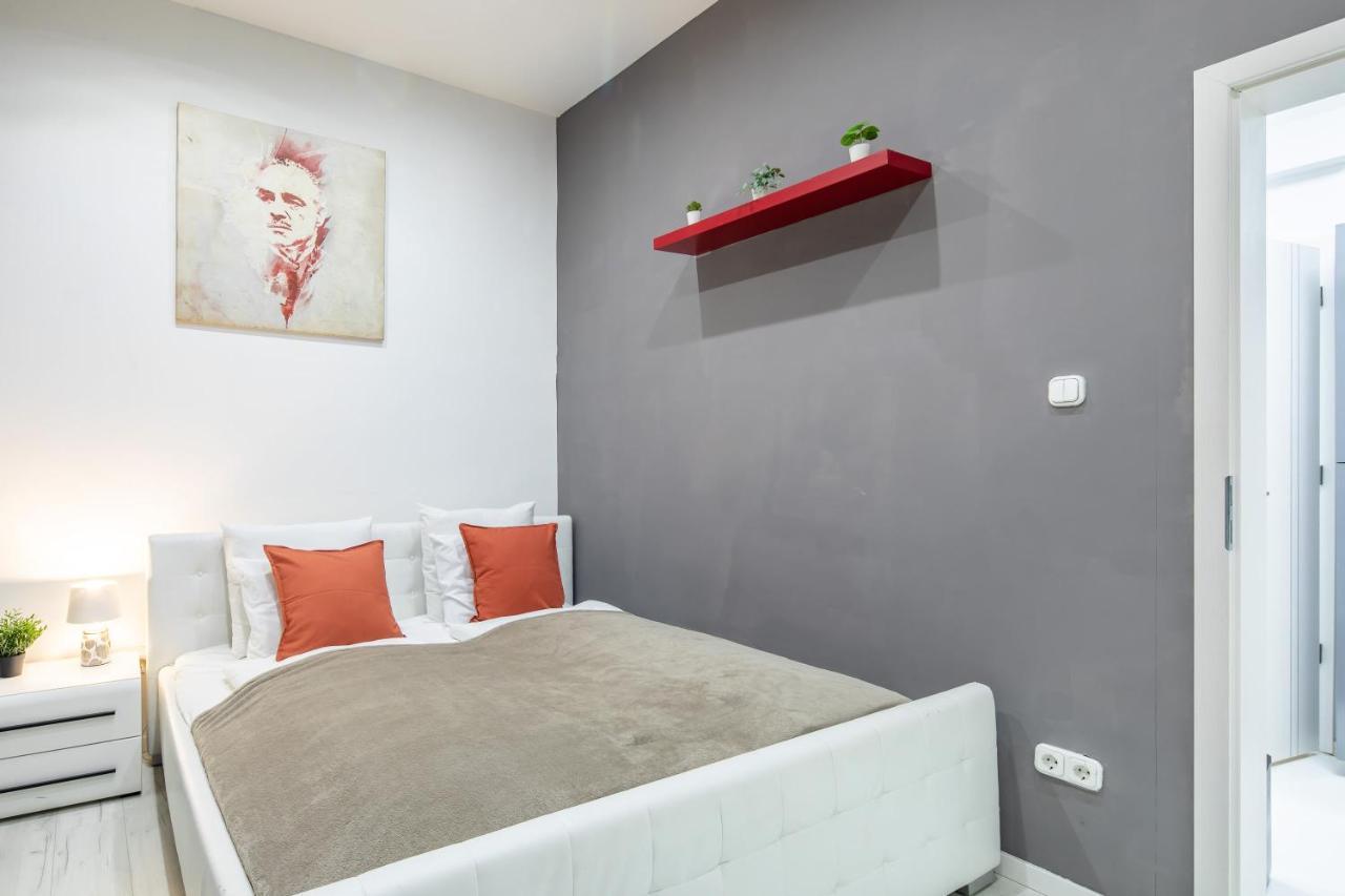 Cozy & Central Apartment With 2-Bedroom Budapest Extérieur photo